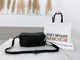 Picture of Issey Miyake Handbags _SKUfw191267979fw